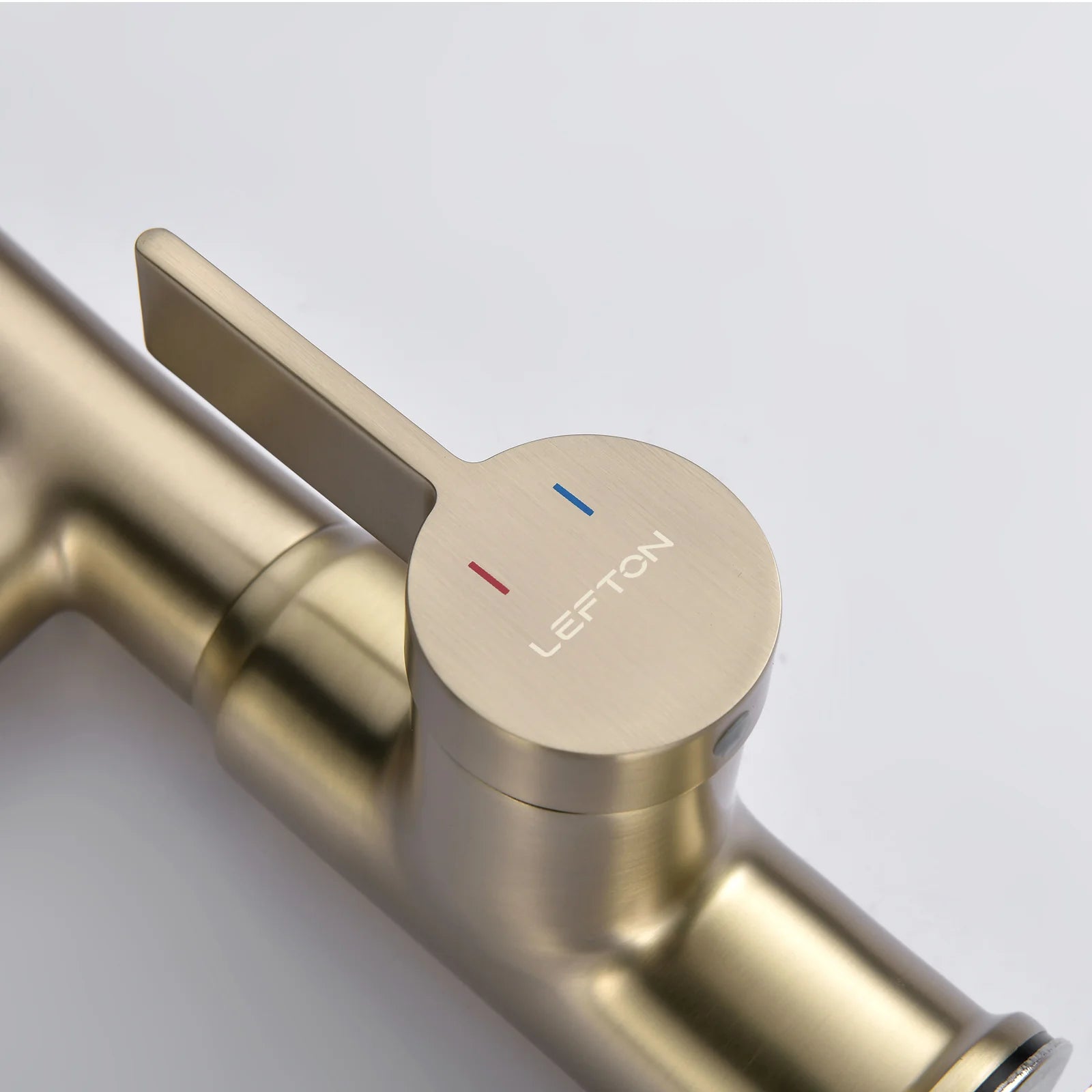 Single-Hole Rotating Faucet with Digital Temperature Display – Modern Design for Precise Water Control