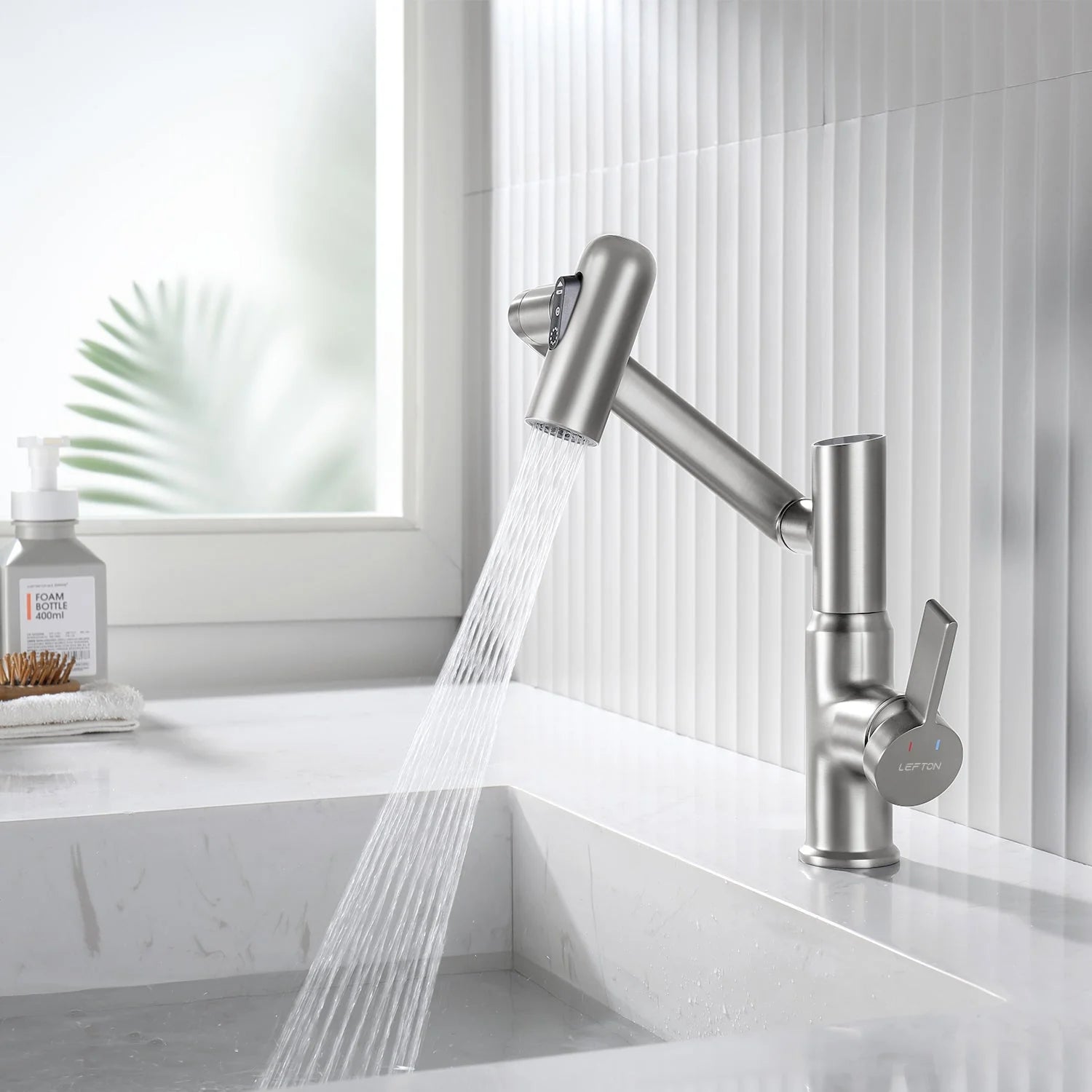 Single-Hole Rotating Faucet with Digital Temperature Display – Modern Design for Precise Water Control