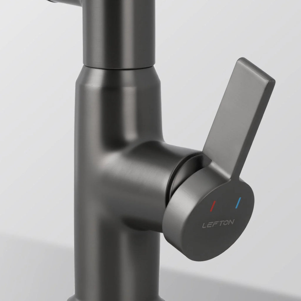 Single-Hole Rotating Faucet with Digital Temperature Display – Modern Design for Precise Water Control
