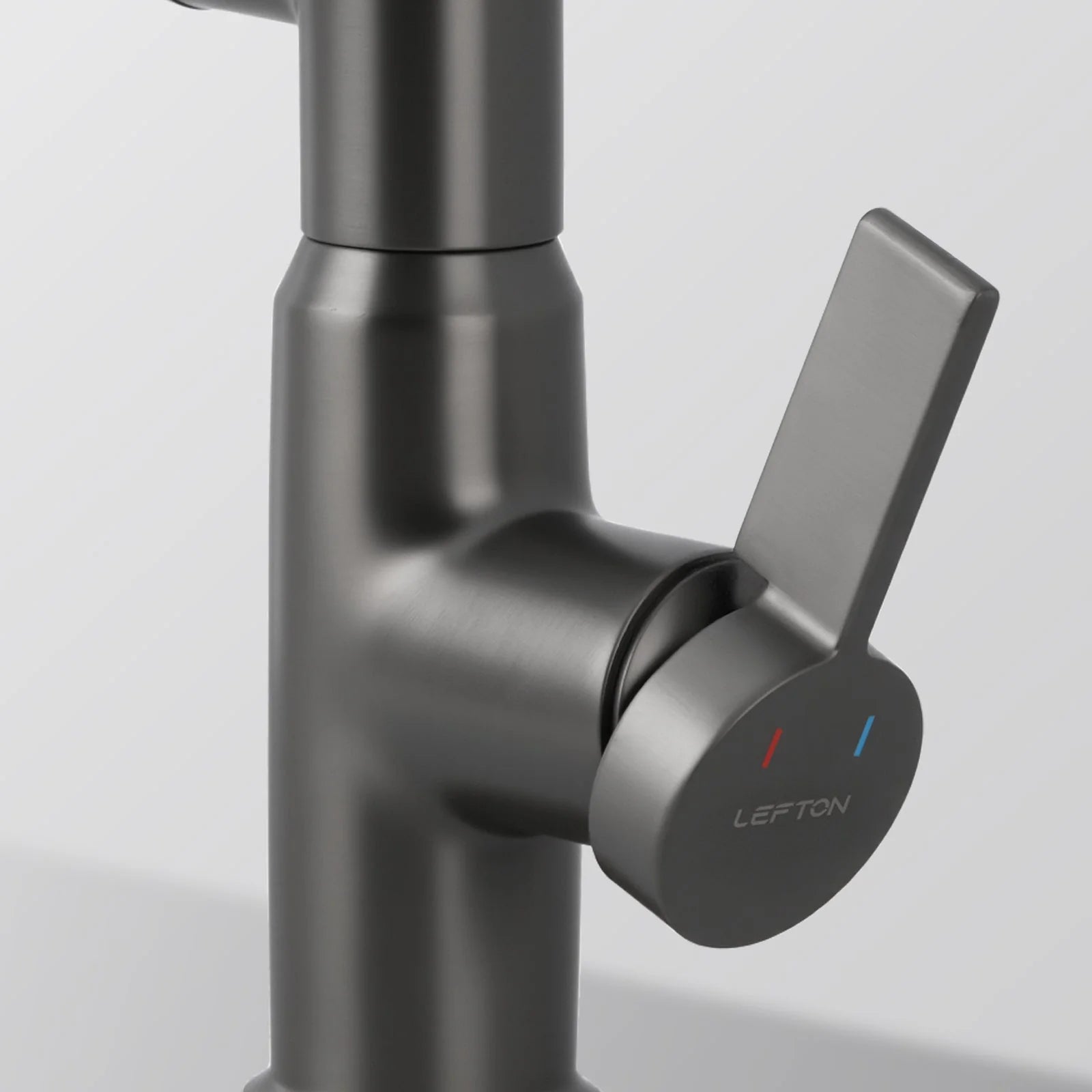 Single-Hole Rotating Faucet with Digital Temperature Display – Modern Design for Precise Water Control