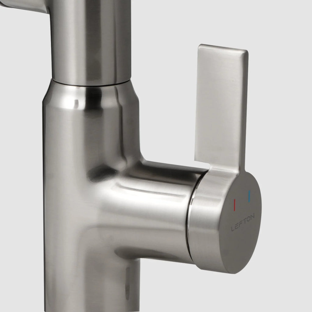 Single-Hole Rotating Faucet with Digital Temperature Display – Modern Design for Precise Water Control