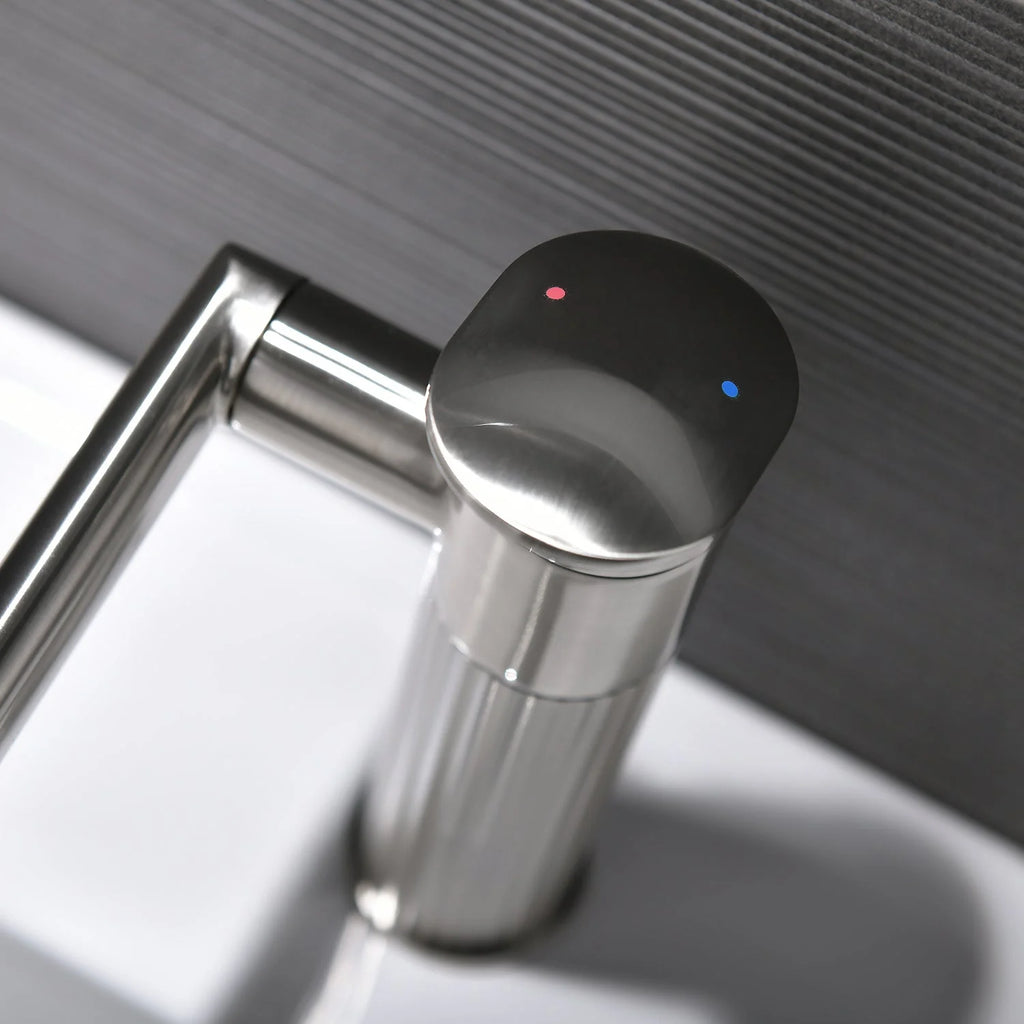 360° Rotatable Single-Hole Bathroom Faucet