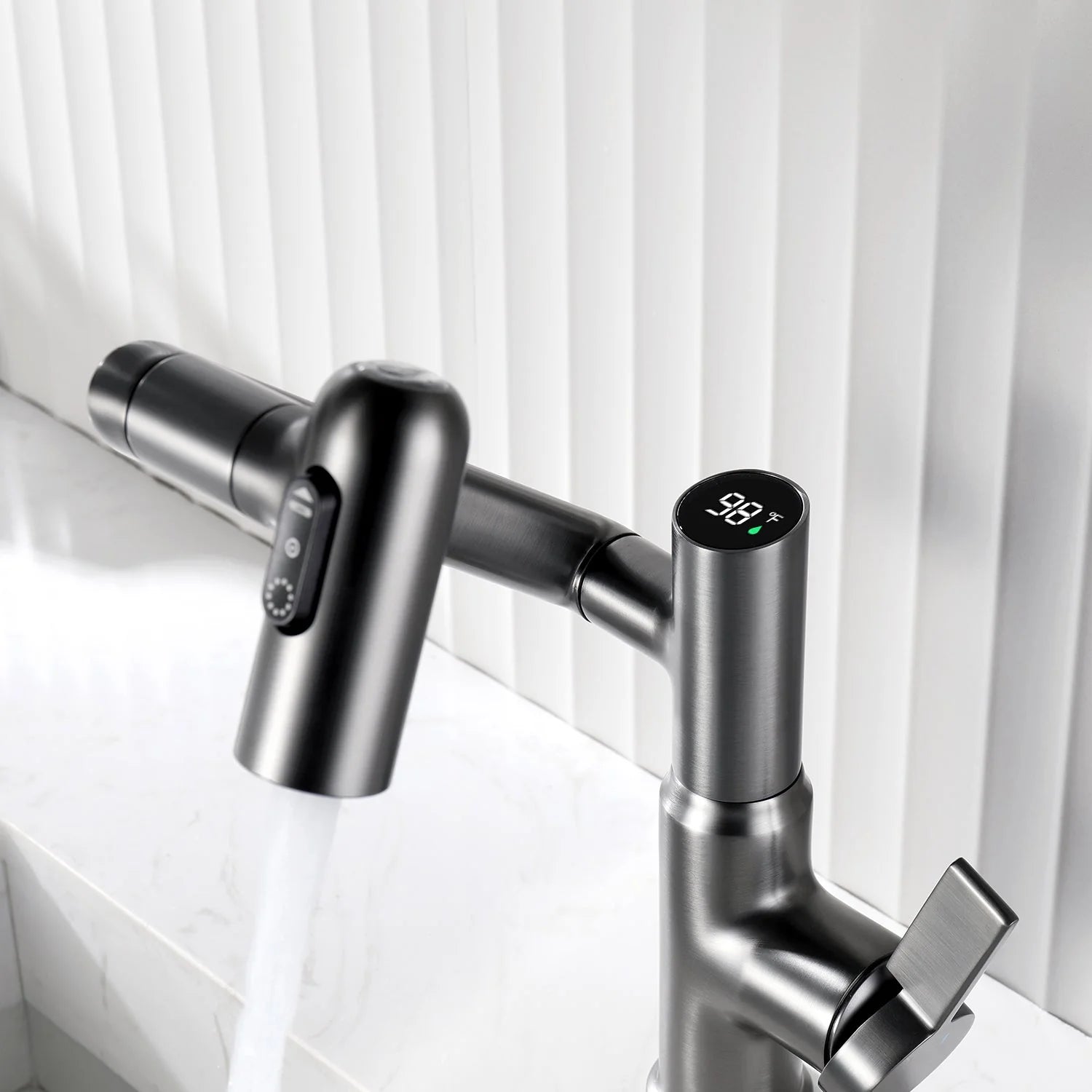 Single-Hole Rotating Faucet with Digital Temperature Display – Modern Design for Precise Water Control