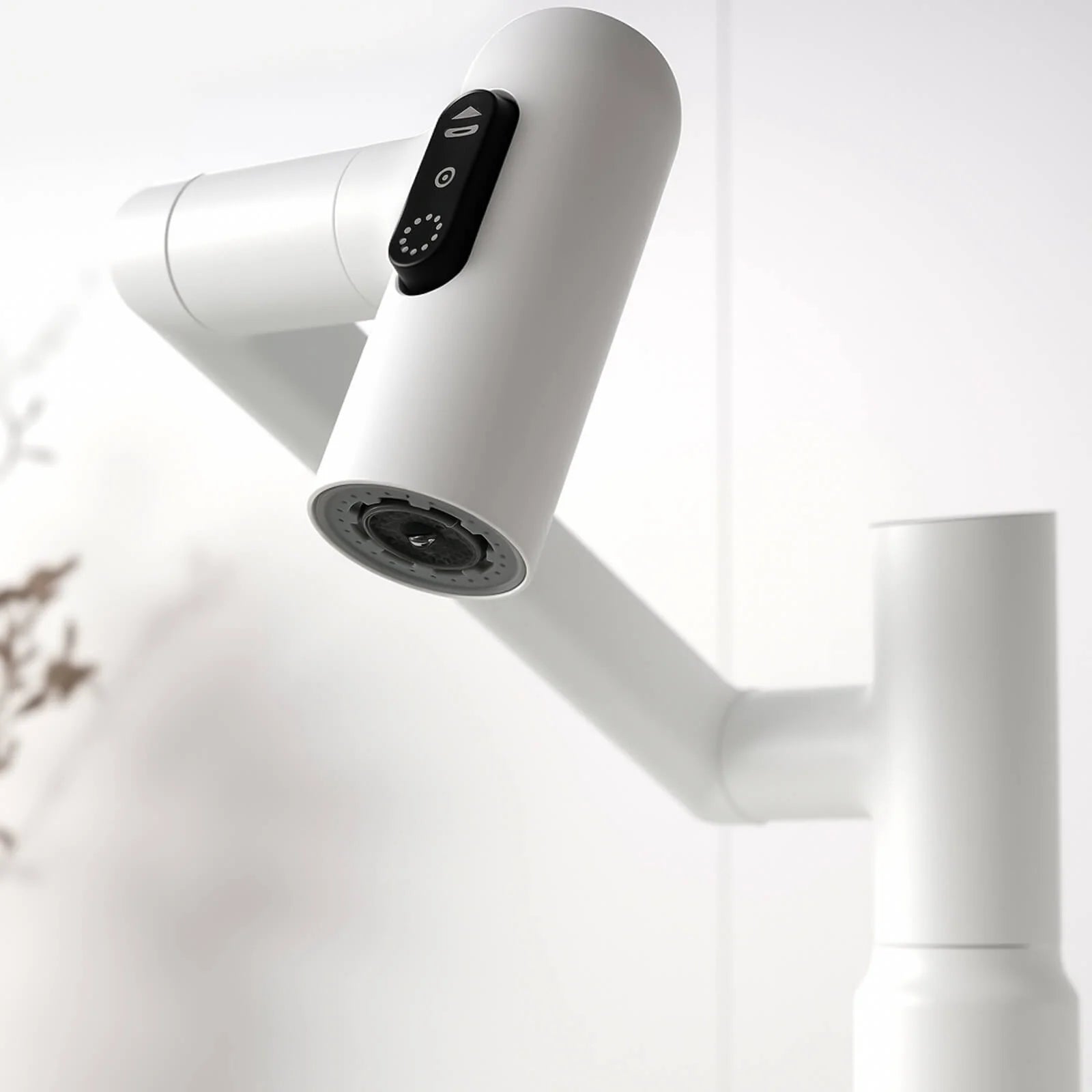 Single-Hole Rotating Faucet with Digital Temperature Display – Modern Design for Precise Water Control