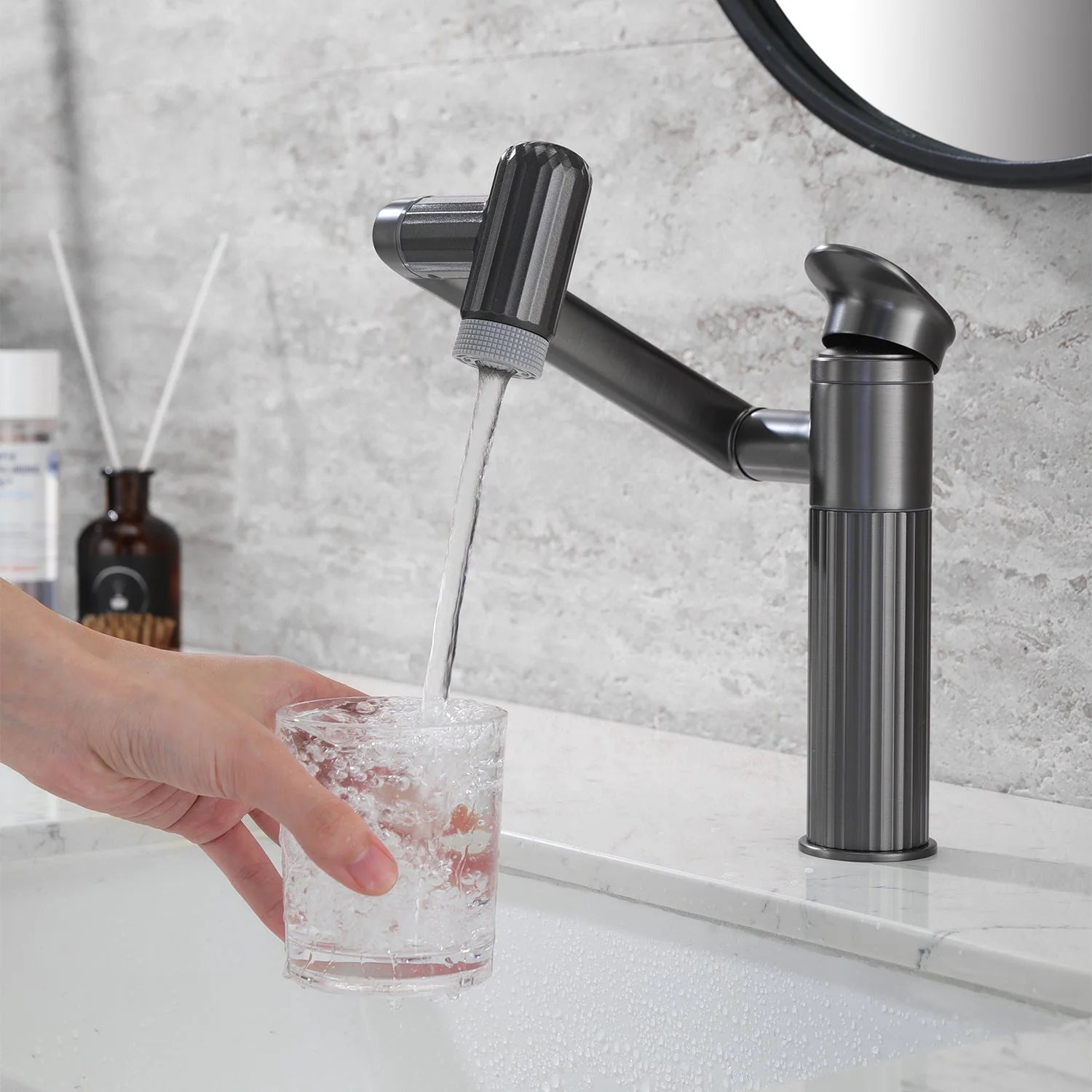 360° Rotatable Single-Hole Bathroom Faucet
