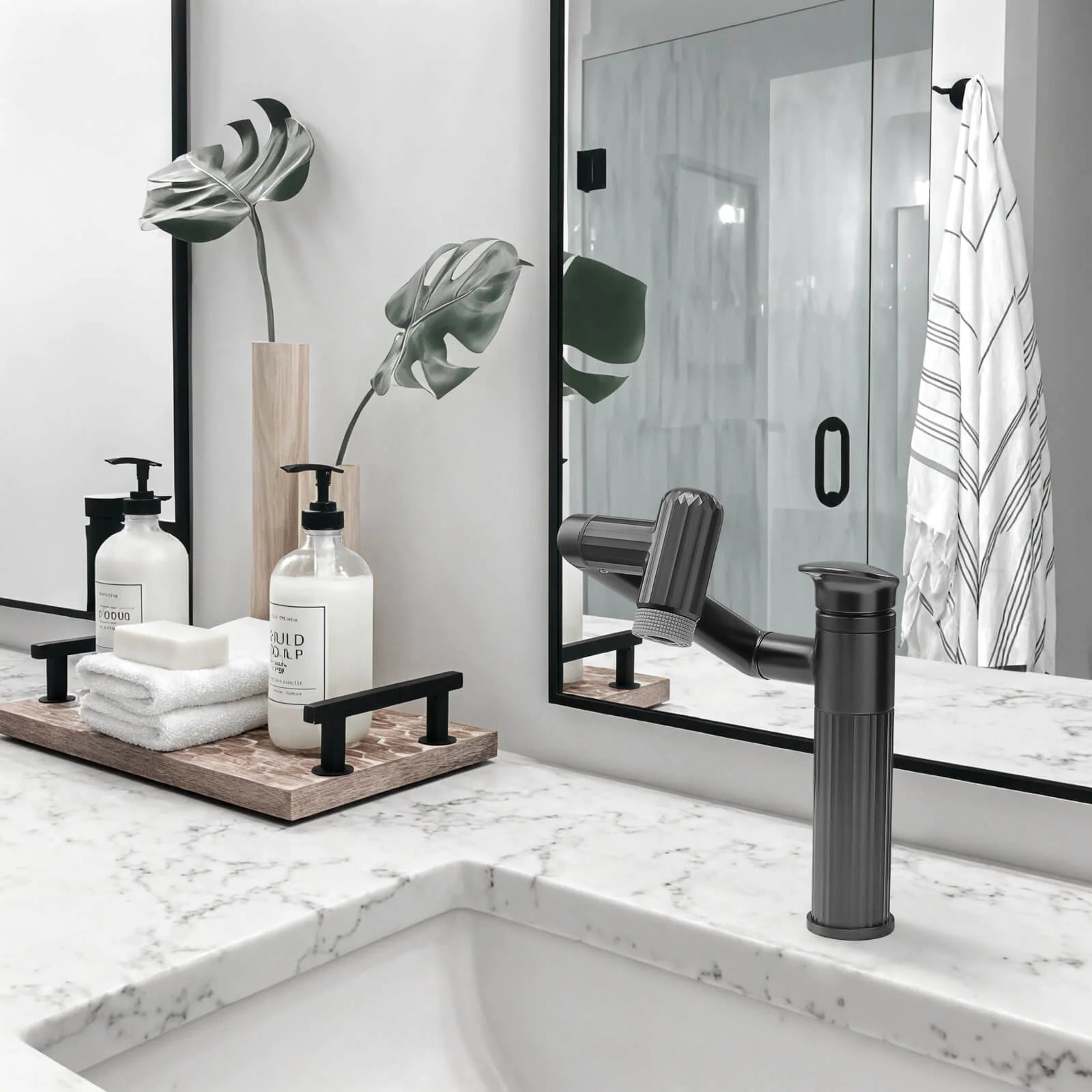 360° Rotatable Single-Hole Bathroom Faucet