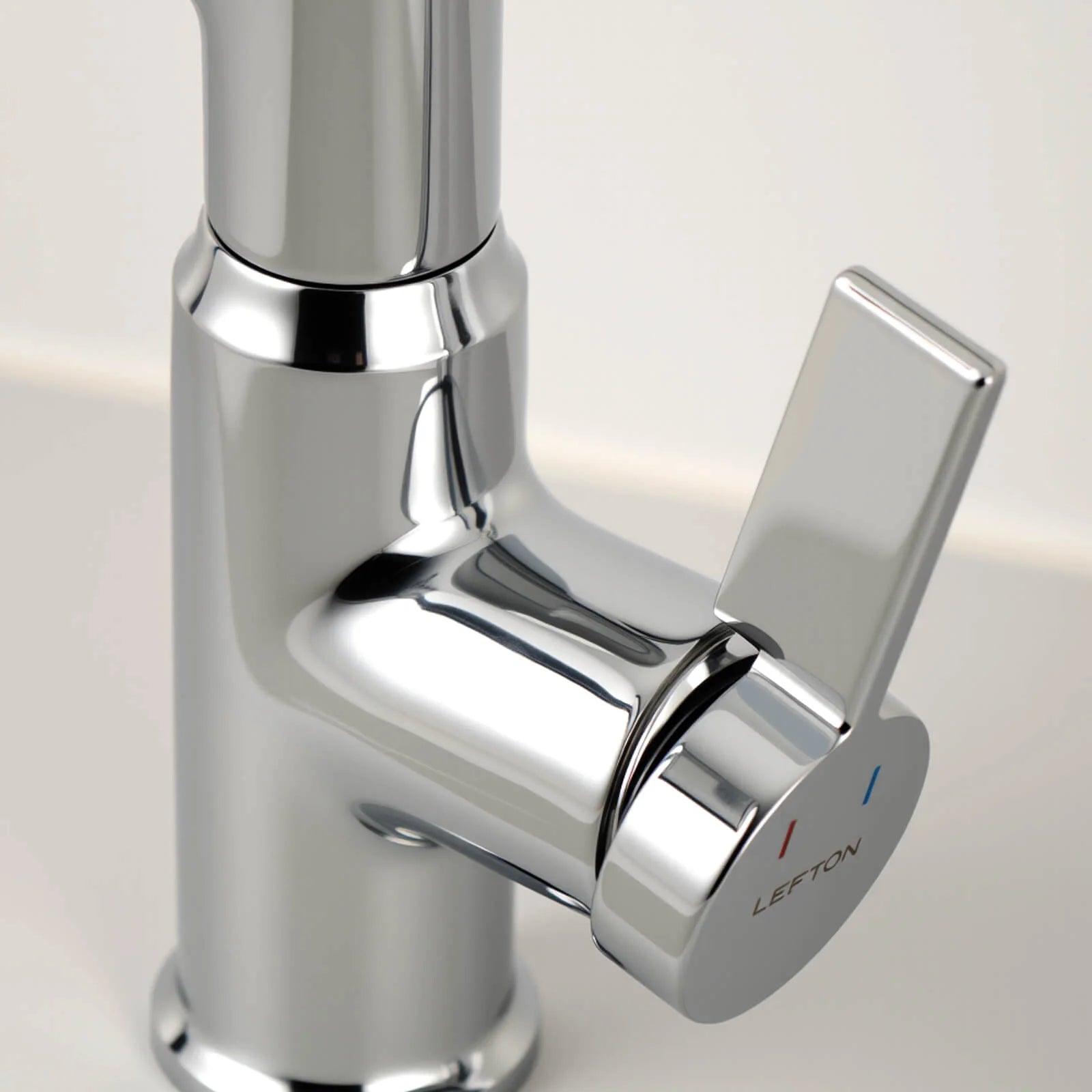 Single-Hole Rotating Faucet with Digital Temperature Display – Modern Design for Precise Water Control