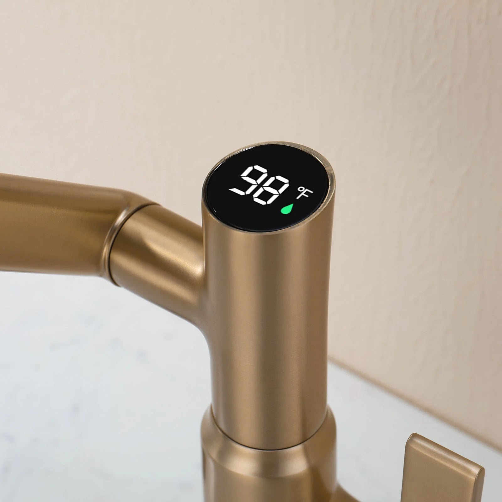 Single-Hole Rotating Faucet with Digital Temperature Display – Modern Design for Precise Water Control